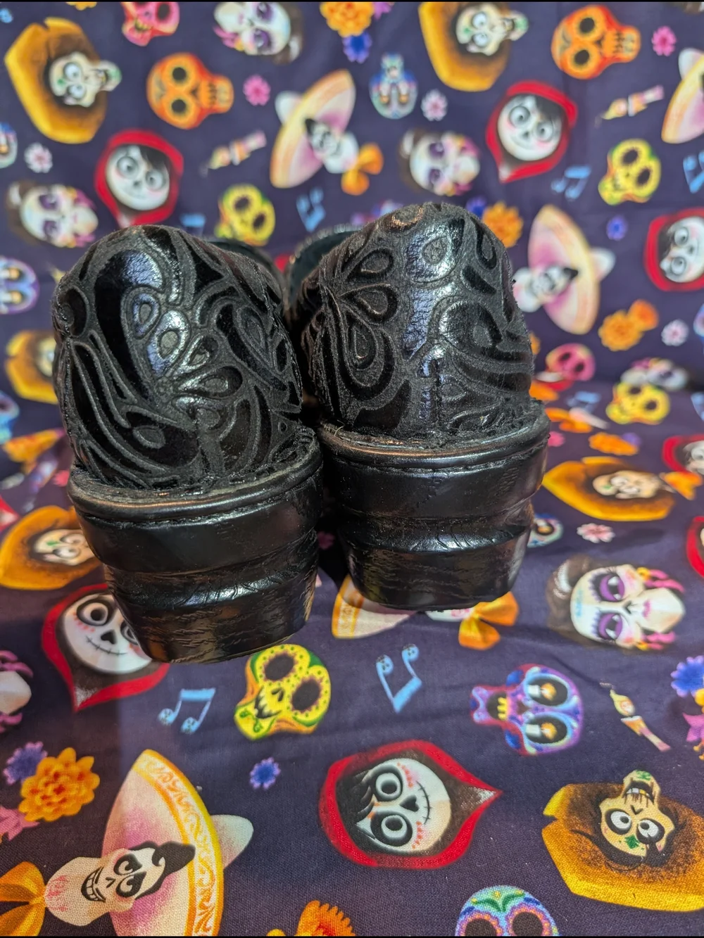 B.O.C Women's Black Slip-On Floral Laser-Cut Comfort Loafers